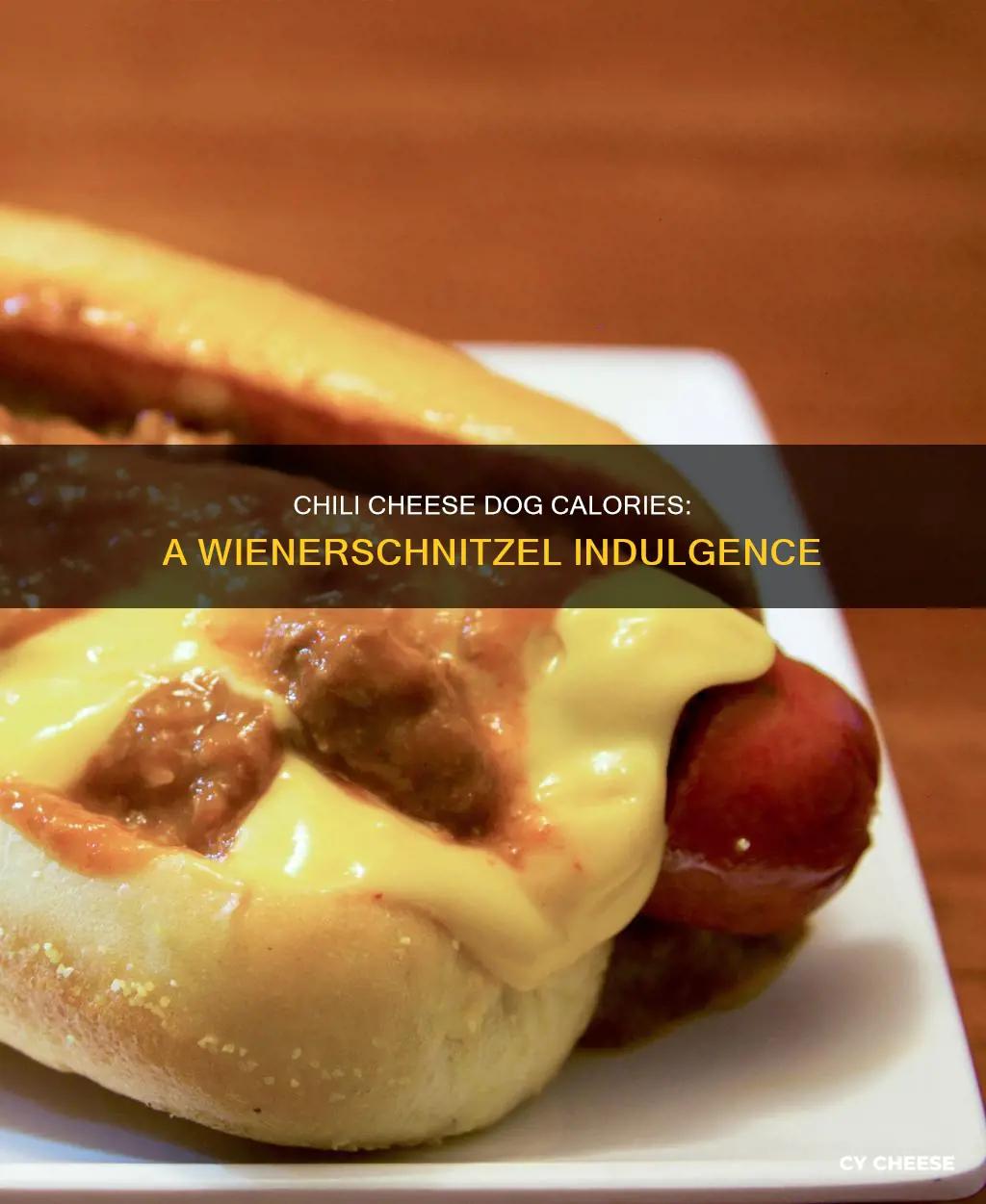 how many calories are in a wienerschnitzel chili cheese dog