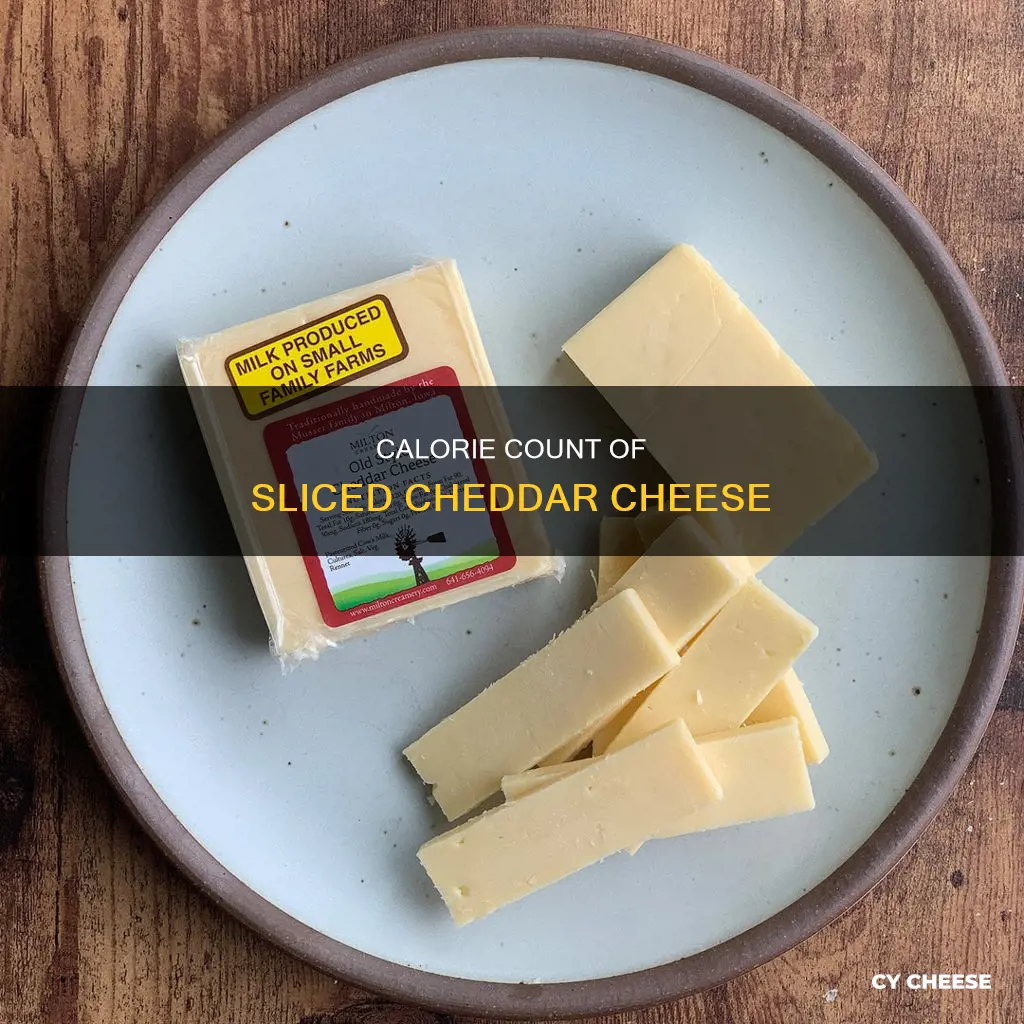 how many calories in 1 oz sliced chedar cheese