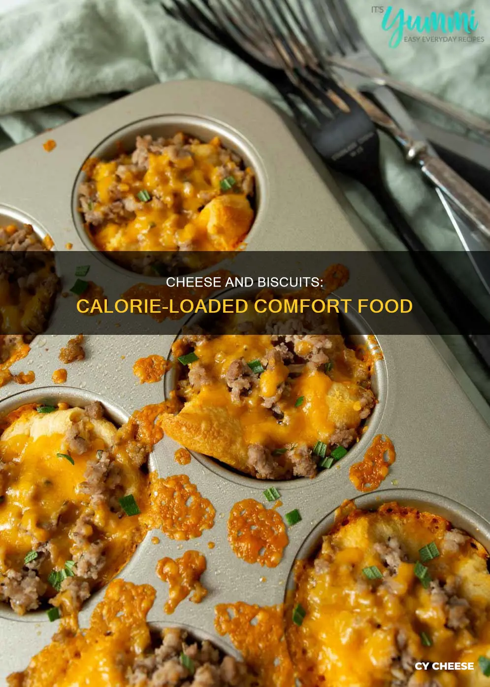 how many calories in biscuits and cheese